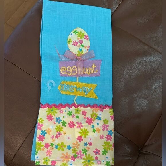 Pier 1 Imports Easter Kitchen Dish Towel 100% Cotton Easter Egg Hunt Hand Towel - Picture 2 of 7